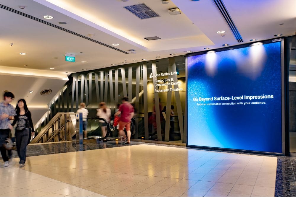 the linkway entrance bg mobile2